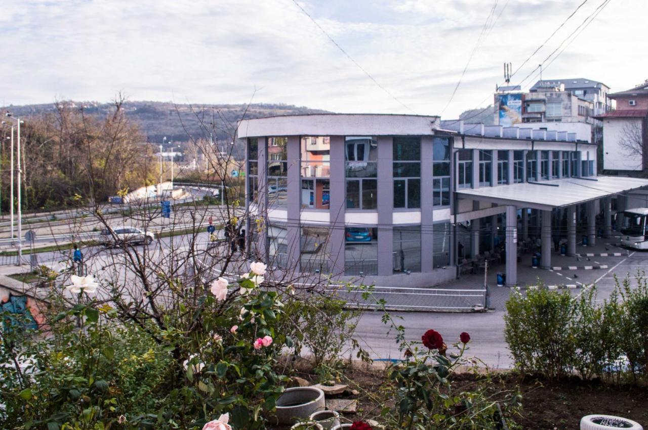 Red House Apartment Veliko Tarnovo Exterior photo